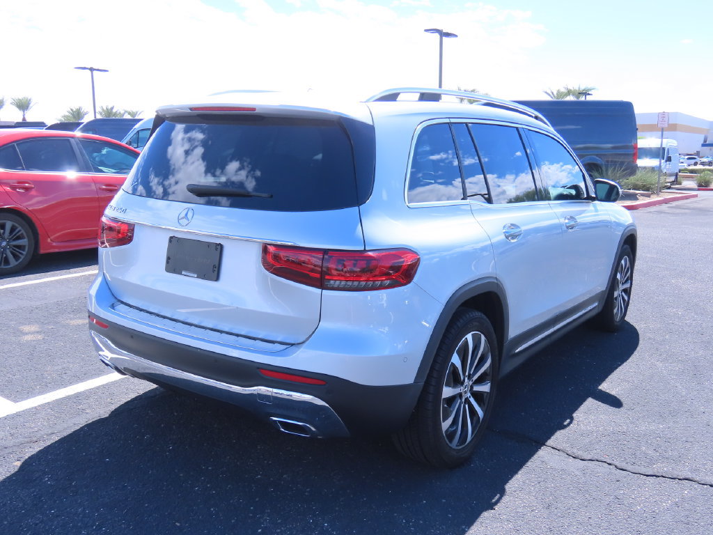 Used 2021 Mercedes-Benz GLB 250 image 3