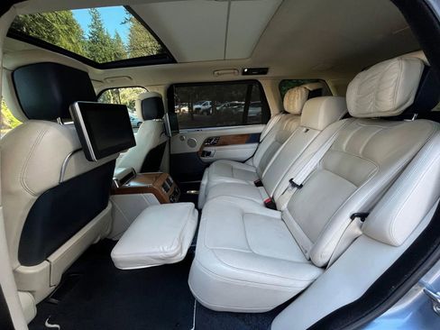 Used 2019 Land Rover Range Rover Long Wheelbase Autobiography image 14