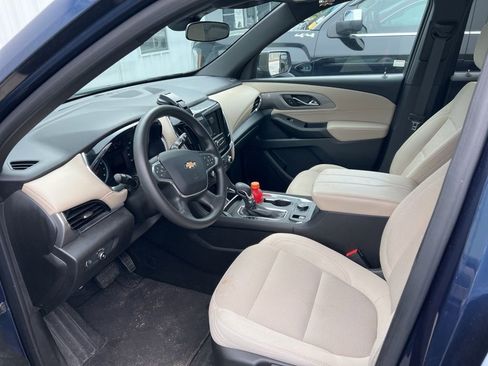 Certified 2023 Chevrolet Traverse LS FWD image 3