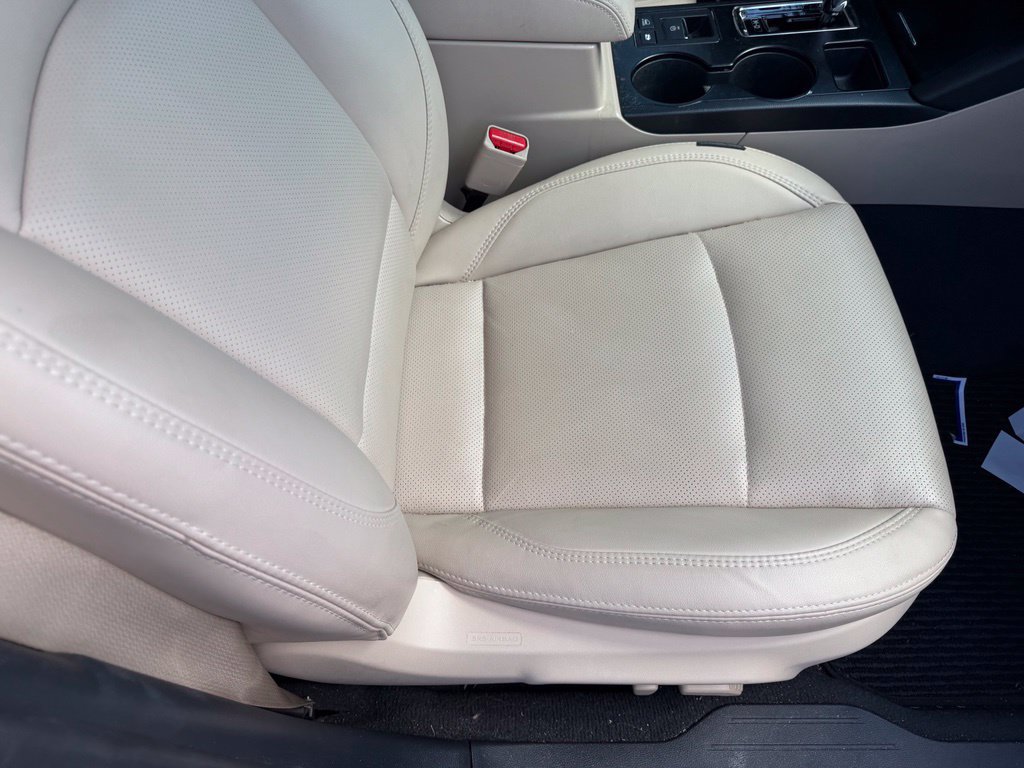 Used 2018 Subaru Outback 3.6R Limited AWD/4WD image 16