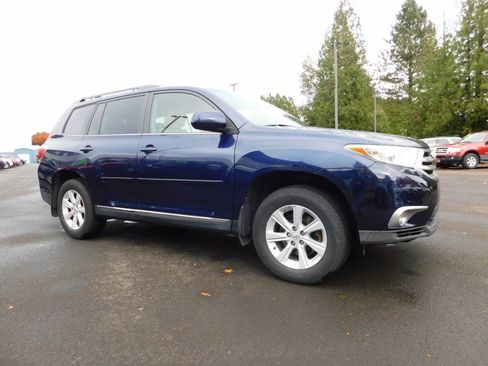 Used 2013 Toyota Highlander SE image 1