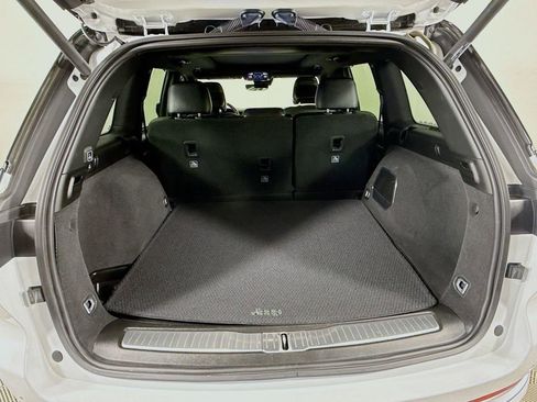 Used 2022 Jeep Grand Cherokee Summit w/ Luxury Tech Group V image 27