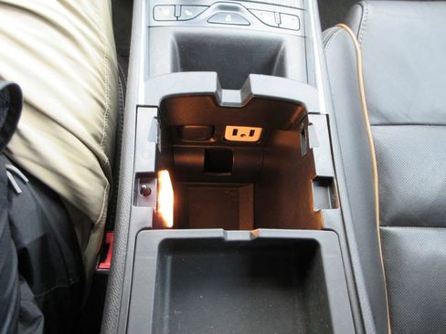 Used 2016 Chevrolet Impala LTZ w/ Enhanced Convenience Package image 27