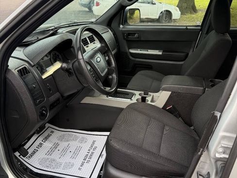 Used 2009 Ford Escape XLT AWD/4WD image 7
