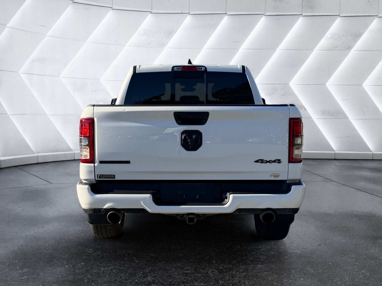Used 2023 RAM 1500 4x4 Crew Cab image 4
