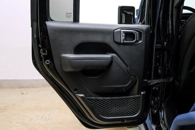 Used 2025 Jeep Wrangler Unlimited Rubicon w/ Safety Group AWD/4WD image 87