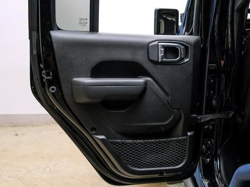 Used 2025 Jeep Wrangler Unlimited Rubicon w/ Safety Group AWD/4WD image 87