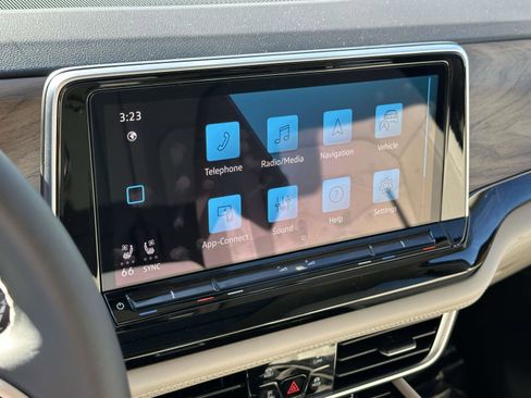 New 2025 Volkswagen Atlas SE image 25