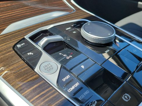 Used 2024 BMW X7 xDrive40i image 24