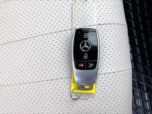 Used 2017 Mercedes-Benz E 400 4MATIC Wagon image 11