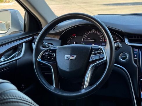 Used 2017 Cadillac XTS Luxury FWD image 2