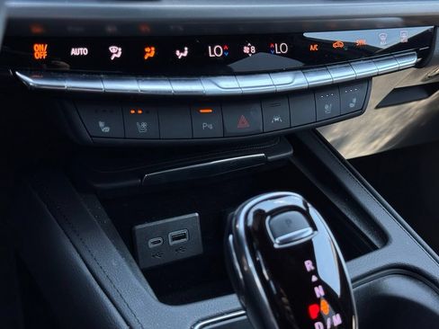 Used 2024 Cadillac XT4 Sport FWD image 32