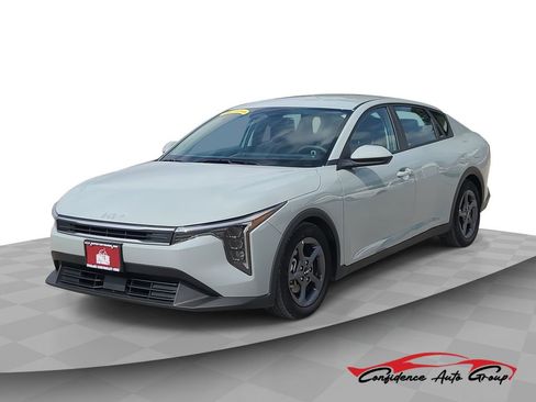 Used 2025 Kia K4 FWD image 1