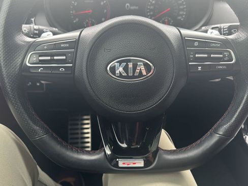 Used 2021 Kia Stinger GT1 AWD/4WD image 12