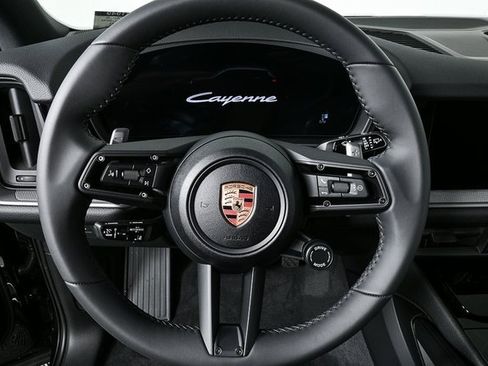 New 2025 Porsche Cayenne image 9
