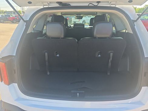 Used 2025 Kia Sorento S AWD/4WD image 14