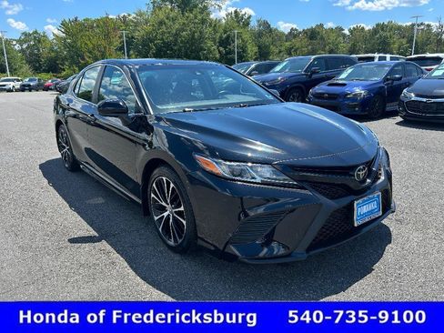 Used 2019 Toyota Camry SE FWD image 7