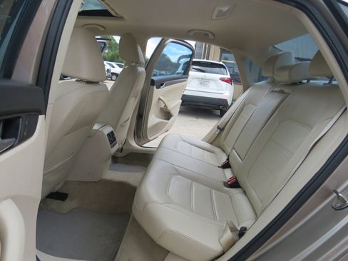 Used 2015 Volkswagen Passat TDI SE image 26