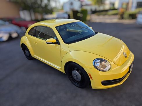 Used 2012 Volkswagen Beetle 2.5 FWD image 11