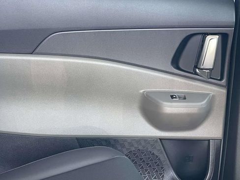 New 2026 Kia Carnival EX image 21