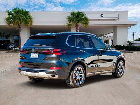 Certified 2025 BMW X5 sDrive40i w/ Premium Package image 4