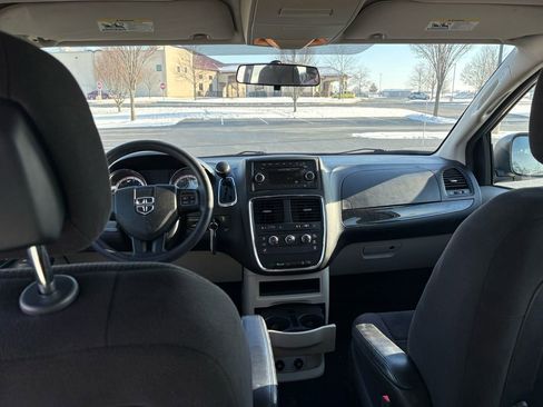 Used 2013 Dodge Grand Caravan American Value Package image 30
