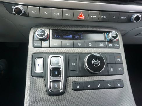 Used 2024 Hyundai Palisade SEL w/ Premium Package FWD image 13
