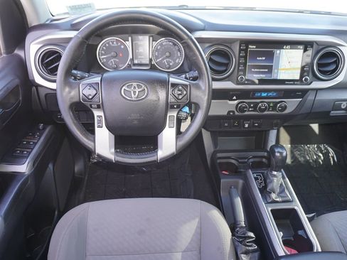 Used 2022 Toyota Tacoma SR5 RWD image 13