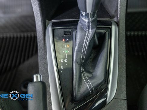 Used 2018 Toyota Corolla LE FWD image 22