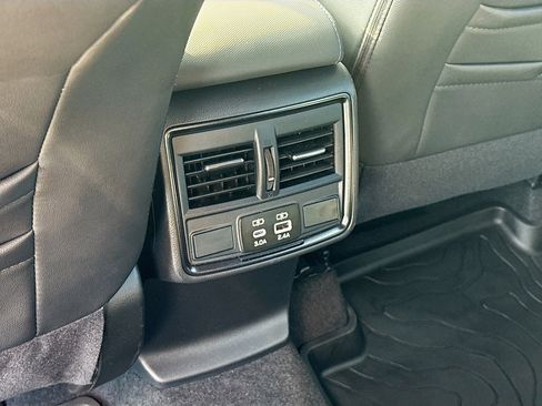 Used 2025 Subaru Forester Limited image 26