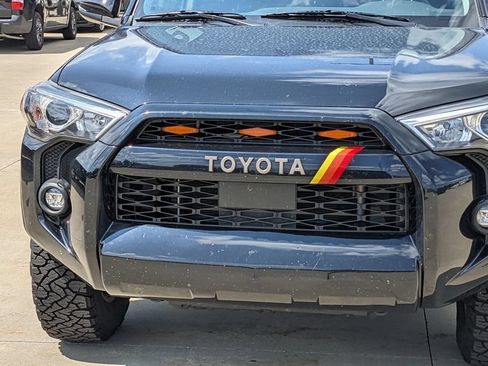 Used 2023 Toyota 4Runner 40th Anniversary SE AWD/4WD image 9