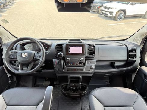 Used 2025 RAM ProMaster 2500 w/ Convenience Group FWD image 22
