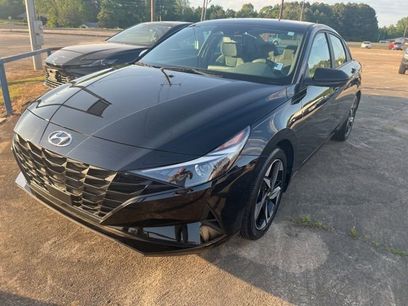 Used 2023 Hyundai Elantra SEL w/ Convenience Package