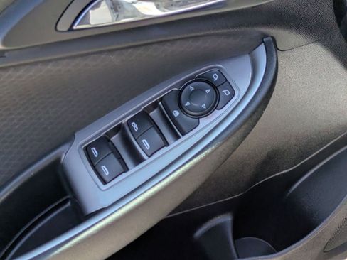Used 2023 Chevrolet Malibu LT FWD image 9