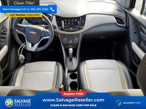 Used 2018 Chevrolet Trax LT w/ Driver Confidence Package image 4