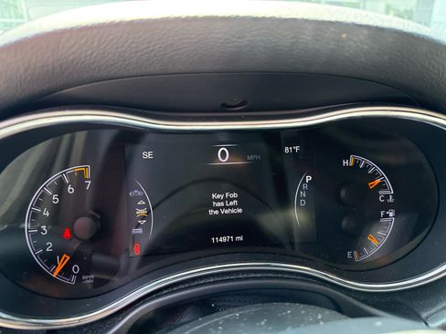 Used 2018 Jeep Grand Cherokee Altitude AWD/4WD image 8
