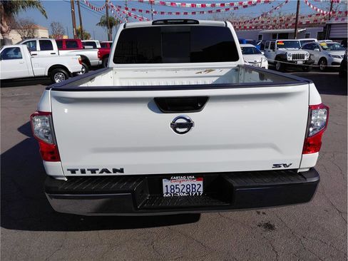 Used 2017 Nissan Titan SV image 10
