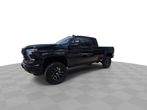 Used 2025 Chevrolet Silverado 2500 LTZ w/ Trail Boss Package AWD/4WD image 4