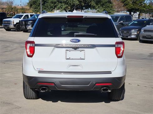 Used 2019 Ford Explorer XLT w/ Equipment Group 202A image 6