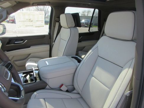 New 2026 GMC Yukon Denali image 11