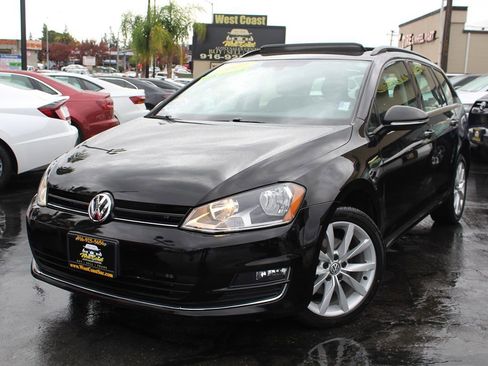Used 2017 Volkswagen Golf SE image 45
