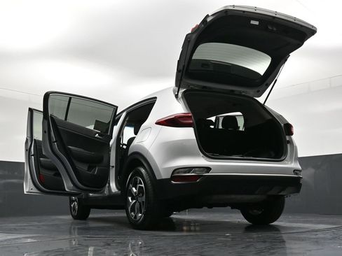 Used 2020 Kia Sportage LX image 39