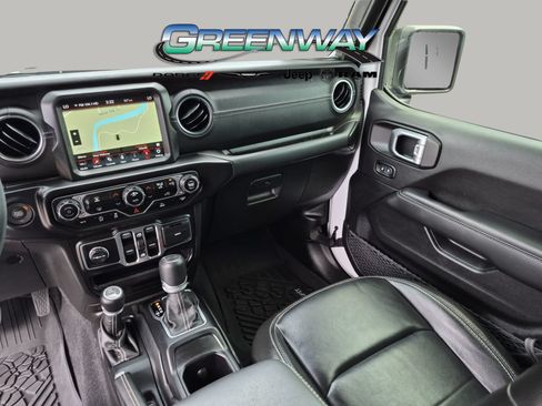 Used 2022 Jeep Wrangler Unlimited Sahara AWD/4WD image 11