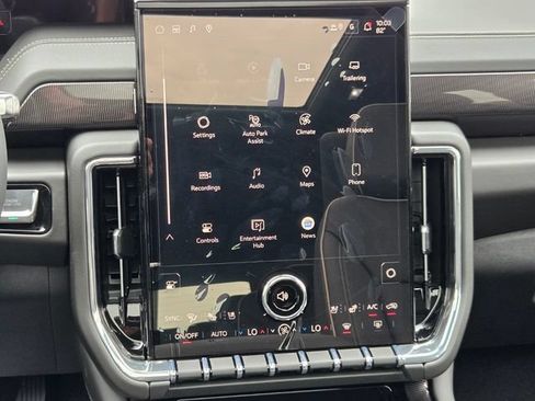 New 2026 GMC Yukon Elevation w/ Elevation Premium Package RWD image 9