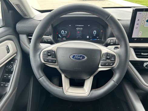 New 2026 Ford Explorer Active w/ Active Comfort Package AWD/4WD image 16