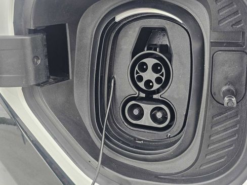 Used 2024 GMC Hummer EV 2X w/ Extreme Off-Road Package image 14