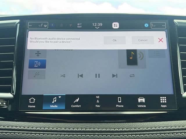 Used 2025 Chrysler Pacifica Limited FWD image 56