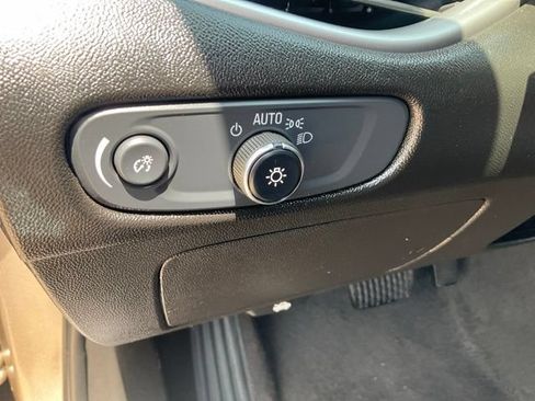 Used 2025 Chevrolet Malibu LT FWD image 8