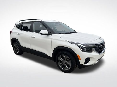 Certified 2024 Kia Seltos S FWD image 3