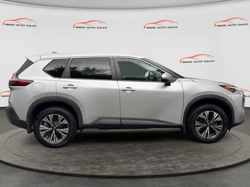 Used 2022 Nissan Rogue SV AWD/4WD image 6